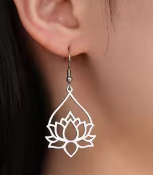 Silver Flower Earrings