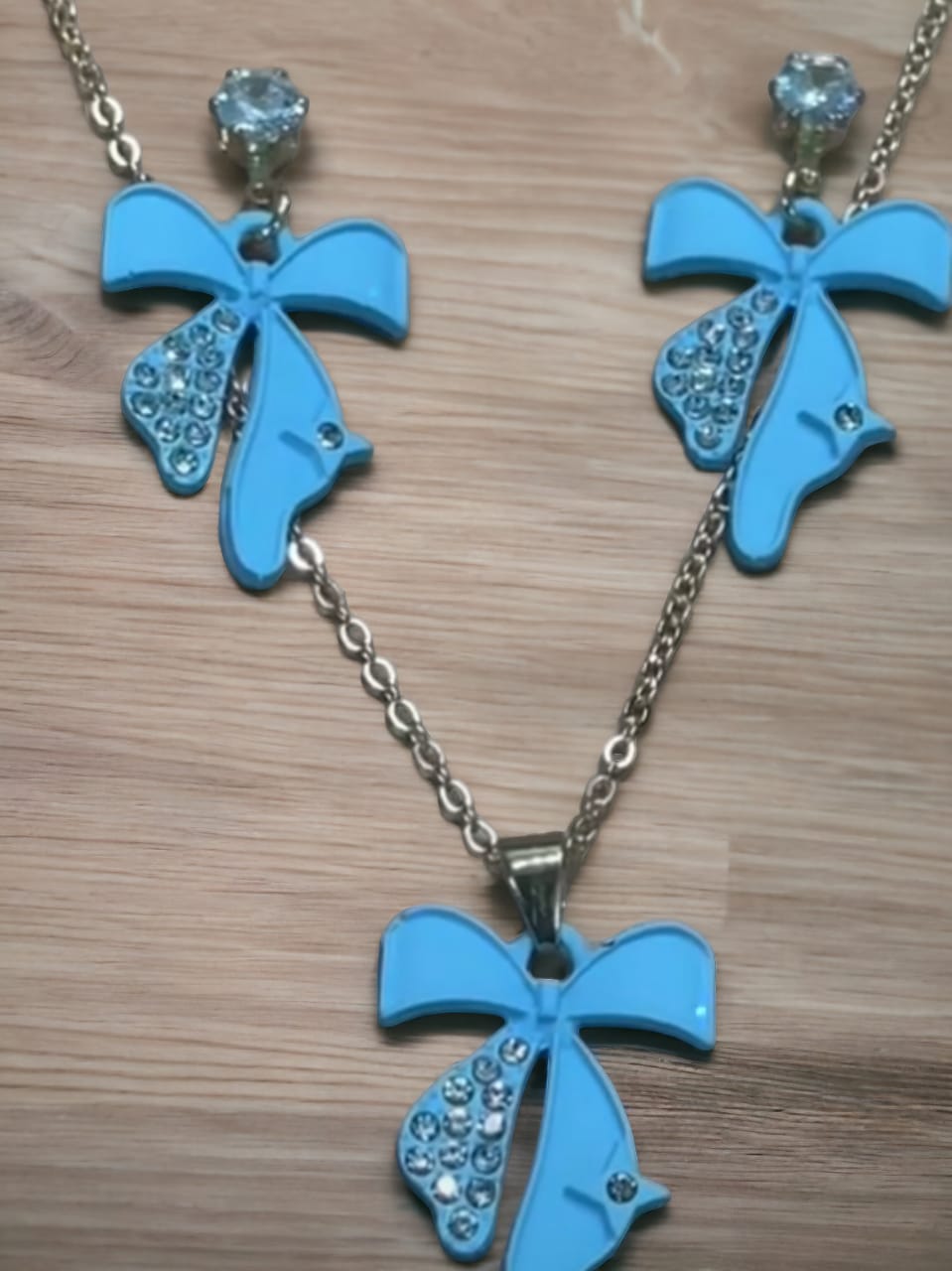 Tie Style Pendant Set