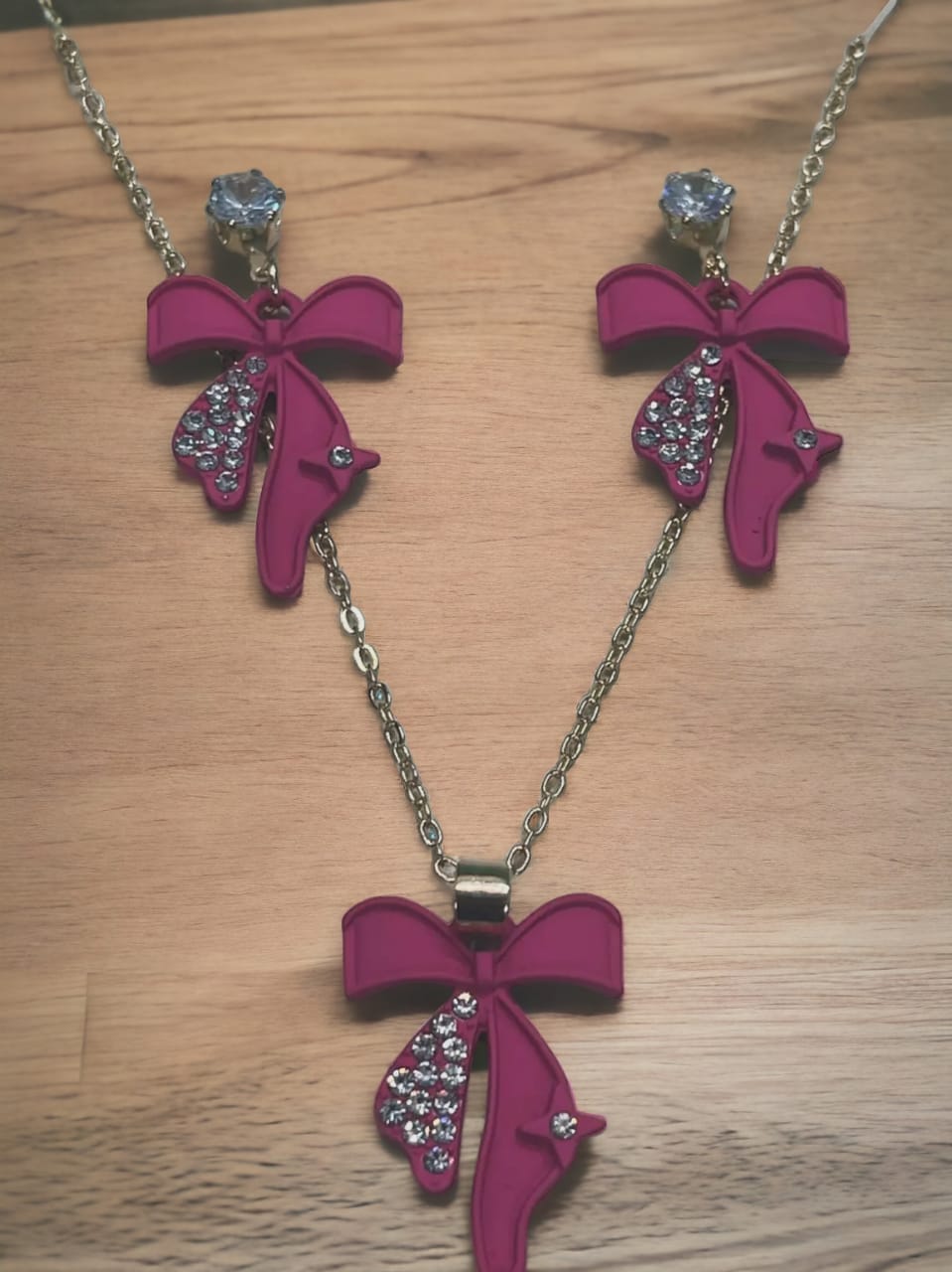 Tie Style Pendant Set