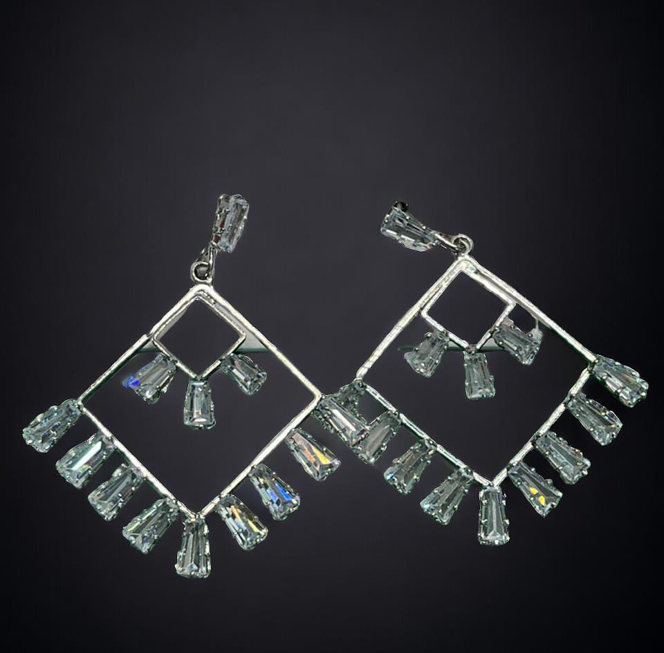 Diamond Cut Earing