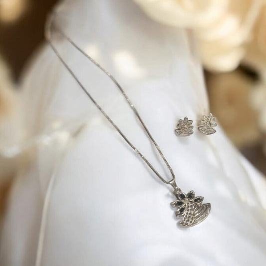 Tulip Necklace Set