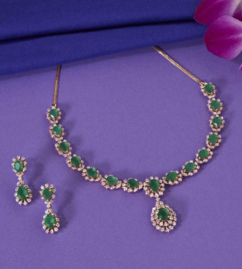 Evergreen Green Pearl Necklace Set